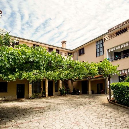 Apartment Matteo โรวีน ภายนอก รูปภาพ