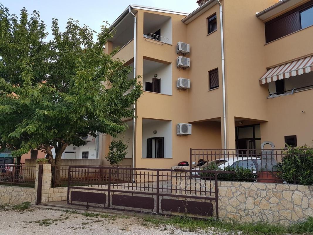 Apartment Matteo โรวีน ภายนอก รูปภาพ