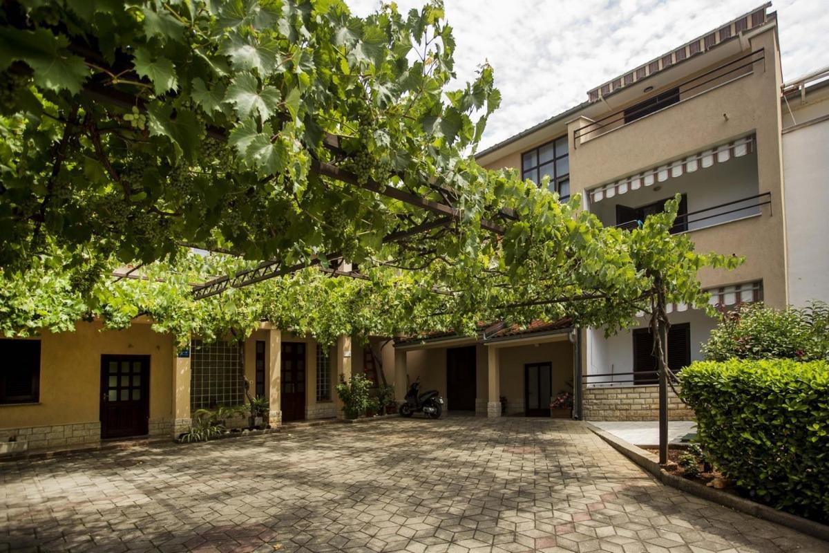 Apartment Matteo โรวีน ภายนอก รูปภาพ