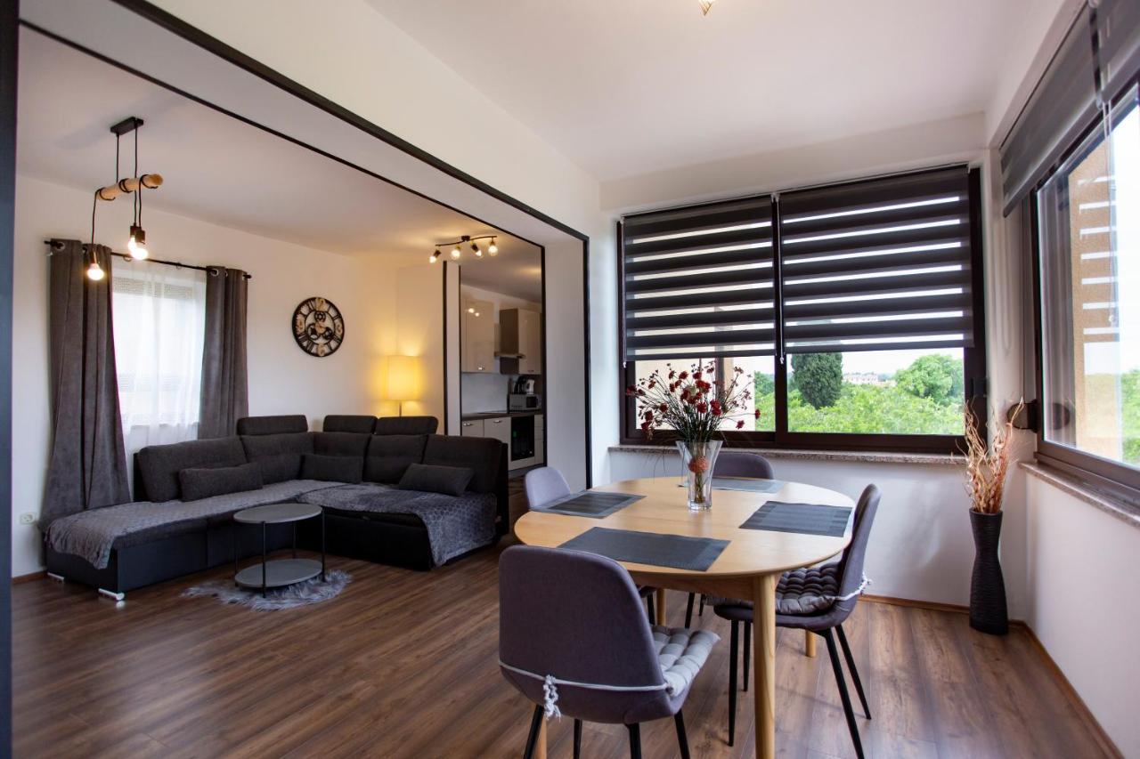 Apartment Matteo โรวีน ภายนอก รูปภาพ