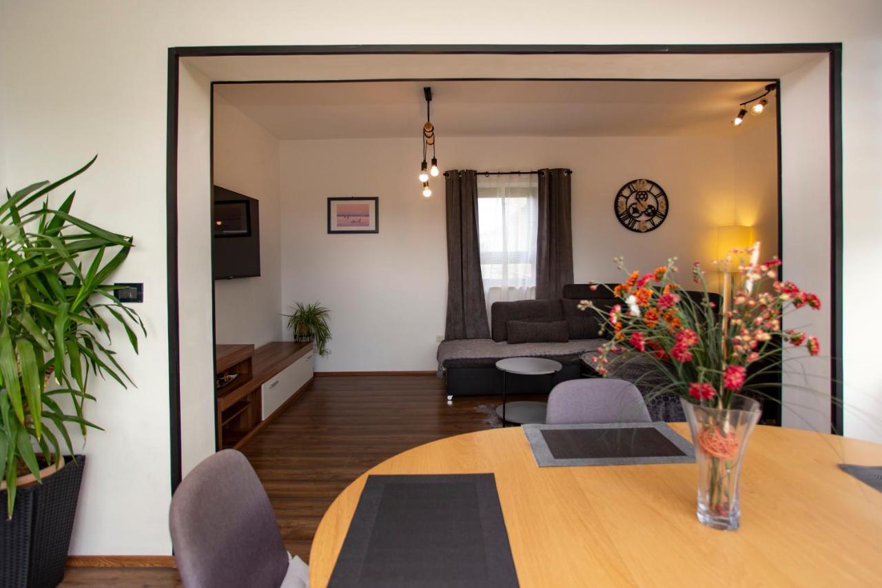 Apartment Matteo โรวีน ภายนอก รูปภาพ
