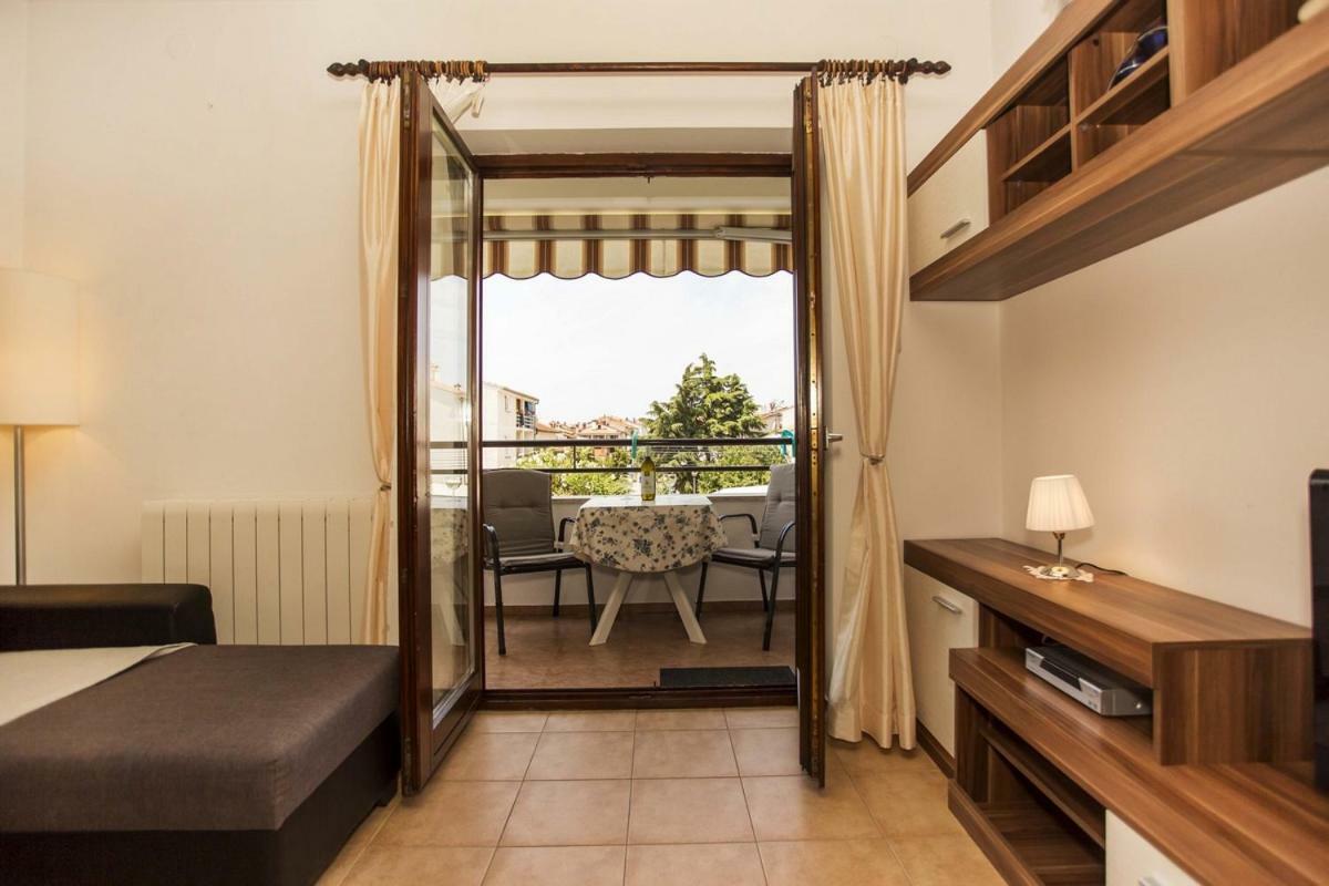 Apartment Matteo โรวีน ภายนอก รูปภาพ