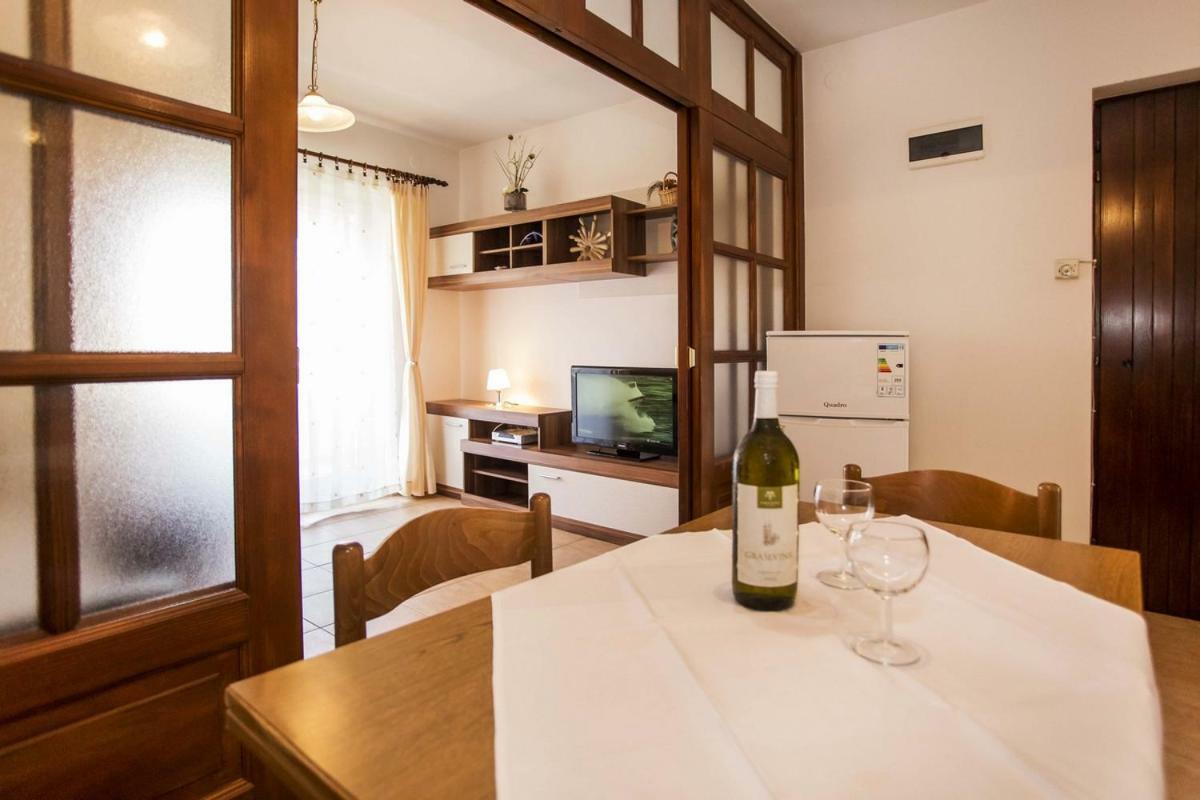 Apartment Matteo โรวีน ภายนอก รูปภาพ