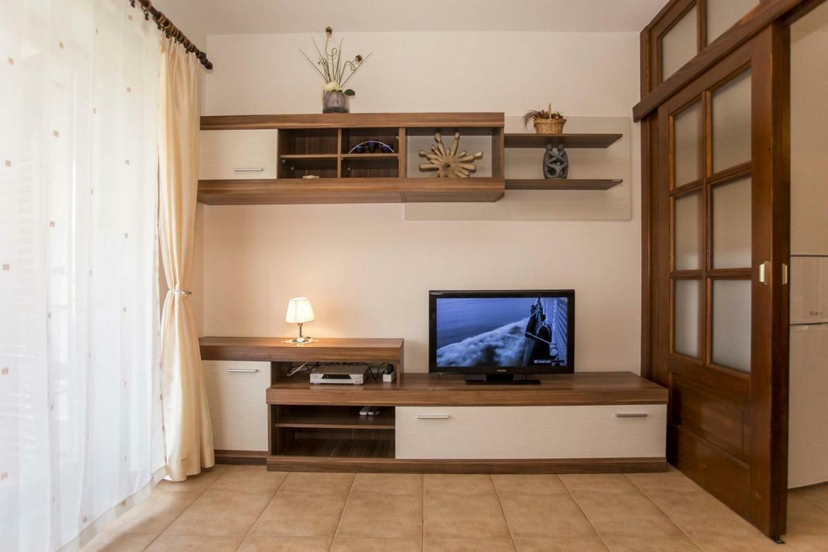 Apartment Matteo โรวีน ภายนอก รูปภาพ